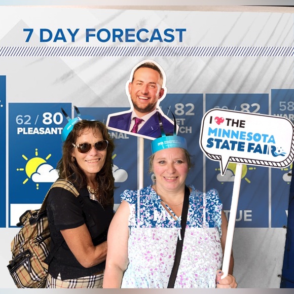 Meet your Posher, Next Show Coming soon! Cast your Vote! Melissa..& family❤️ - Picture 5 of 15